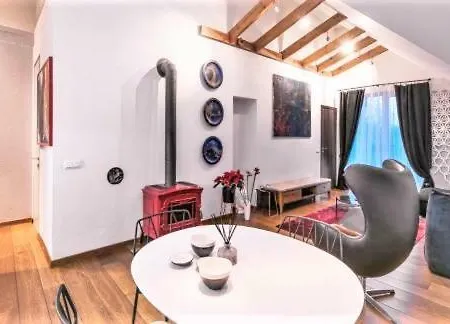 Διαμέρισμα Art House Free Parking Balcony Two Bedrooms Fireplace Κάουνας